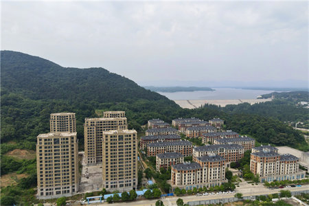 急售房东外地置业东方今典中央城A区紧靠羊山公园三小